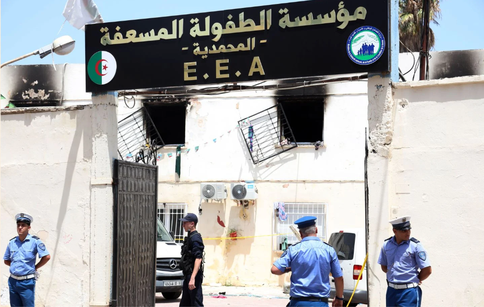 Décès de 11 personnes dans un orphelinat à Alger : l&rsquo;absence d&rsquo;un deuil national interroge.